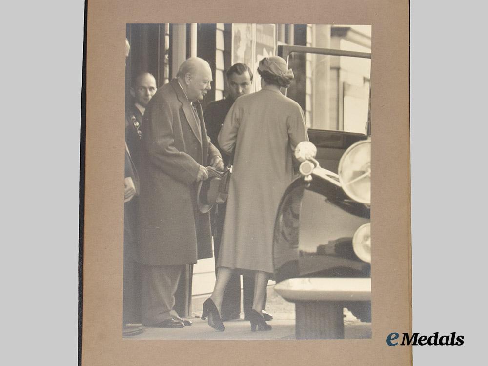 united_kingdom._a_royal_photo_album_of_queen_elizabeth&_the_royal_family_touring_scotland,_c.1950___m_n_c2578