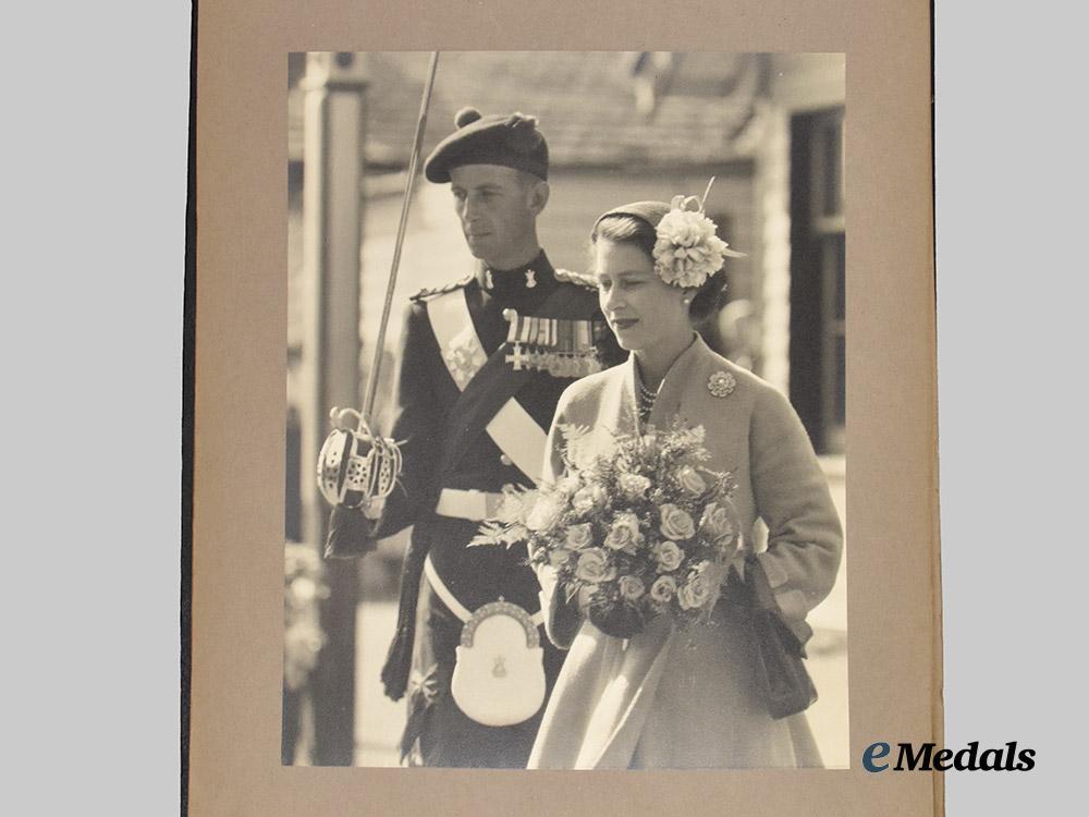 united_kingdom._a_royal_photo_album_of_queen_elizabeth&_the_royal_family_touring_scotland,_c.1950___m_n_c2581