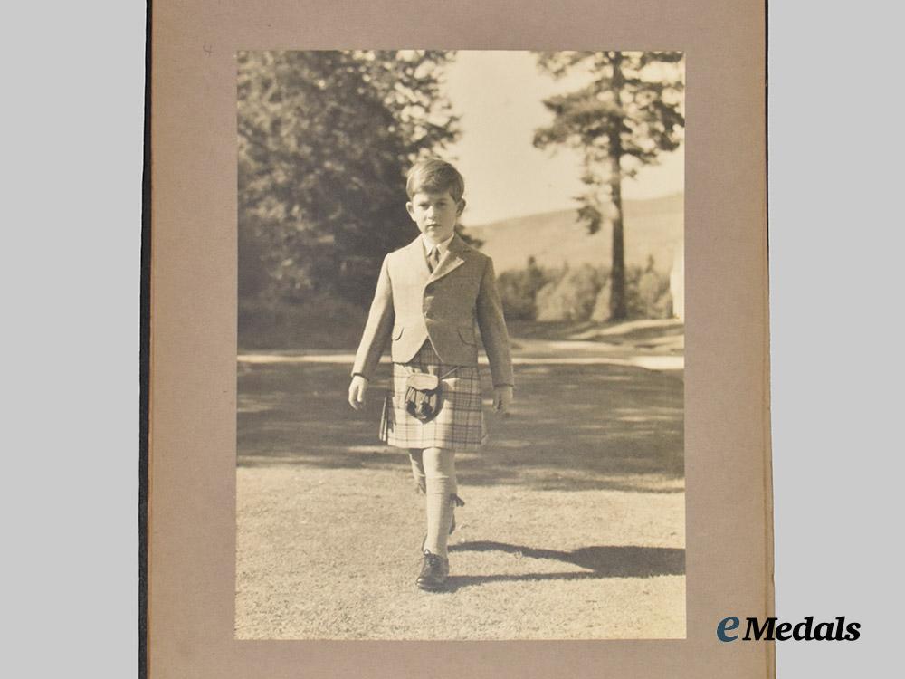 united_kingdom._a_royal_photo_album_of_queen_elizabeth&_the_royal_family_touring_scotland,_c.1950___m_n_c2582