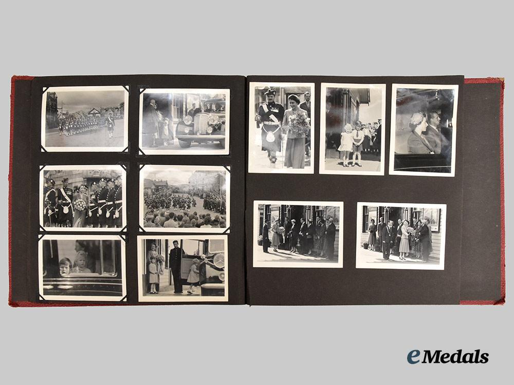 united_kingdom._a_royal_photo_album_of_queen_elizabeth&_the_royal_family_touring_scotland,_c.1950___m_n_c2612