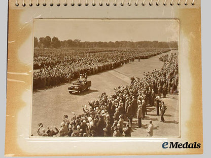 united_kingdom._a_royal_photo_album_of_queen_elizabeth,_prince_philip,&_prince_charles,_c.1950___m_n_c2705-_copy