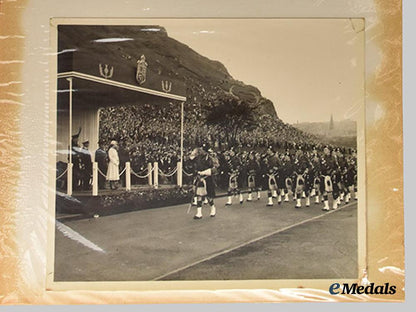 united_kingdom._a_royal_photo_album_of_queen_elizabeth,_prince_philip,&_prince_charles,_c.1950___m_n_c2710