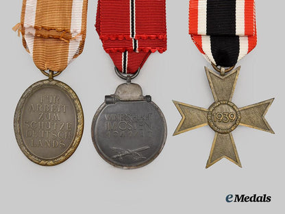 germany,_werhmacht._a_mixed_lot_of_combat_and_service_medals,_with_original_packaging___m_n_c2811