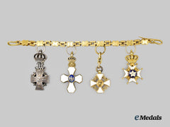 Denmark, Kingdom. A Unique Miniature Order Chain of Four, in 18kt Gold, c. 1930