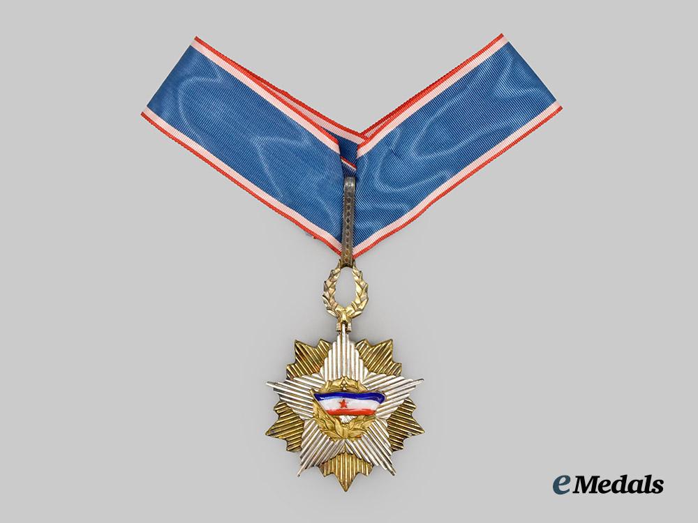 yugoslavia,_socialist_federal_republic._a_cased_order_of_the_yugoslav_flag,_i_i._class_grand_officer,_by_ikom_of_zagreb,_c.1975___m_n_c3075