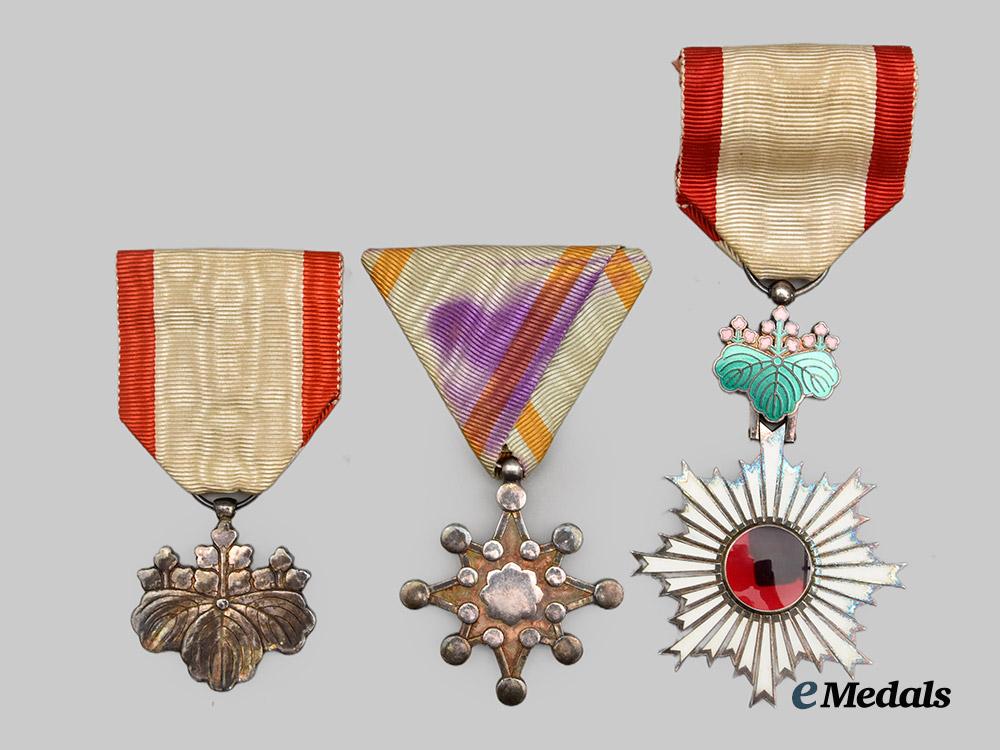 japan,_empire._a_lot_of_three_cased_awards_and_decorations(_rising_sun/_sacred_treasure)___m_n_c3084