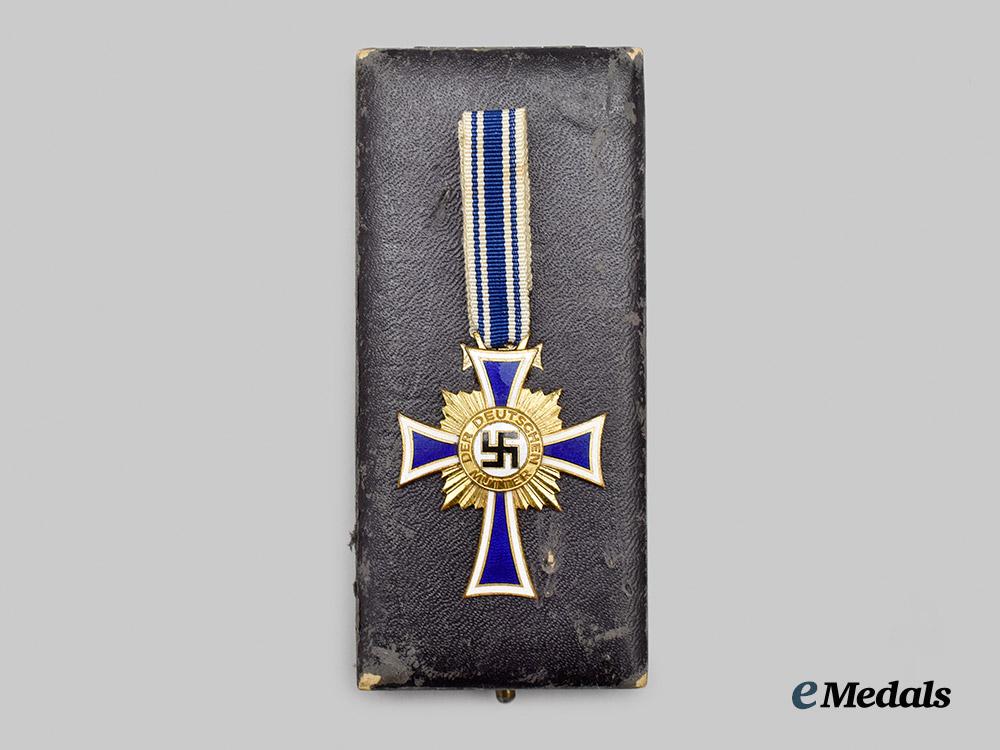 germany,_third_reich._an_honour_cross_of_the_german_mother,_gold_grade_with_case,_by_gustav_miksch___m_n_c3155