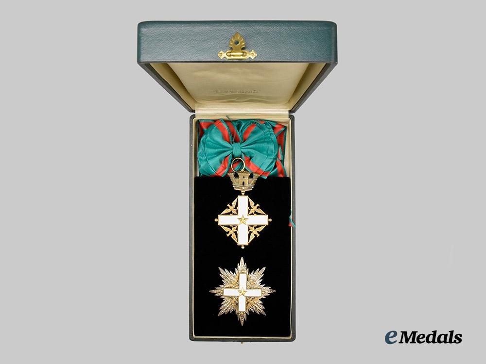 italy,_republic._an_order_of_merit_of_the_italian_republic,_grand_gross_set_by_cravanzola,_c.1960___m_n_c3155