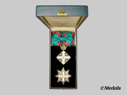 italy,_republic._an_order_of_merit_of_the_italian_republic,_grand_gross_set_by_cravanzola,_c.1960___m_n_c3155