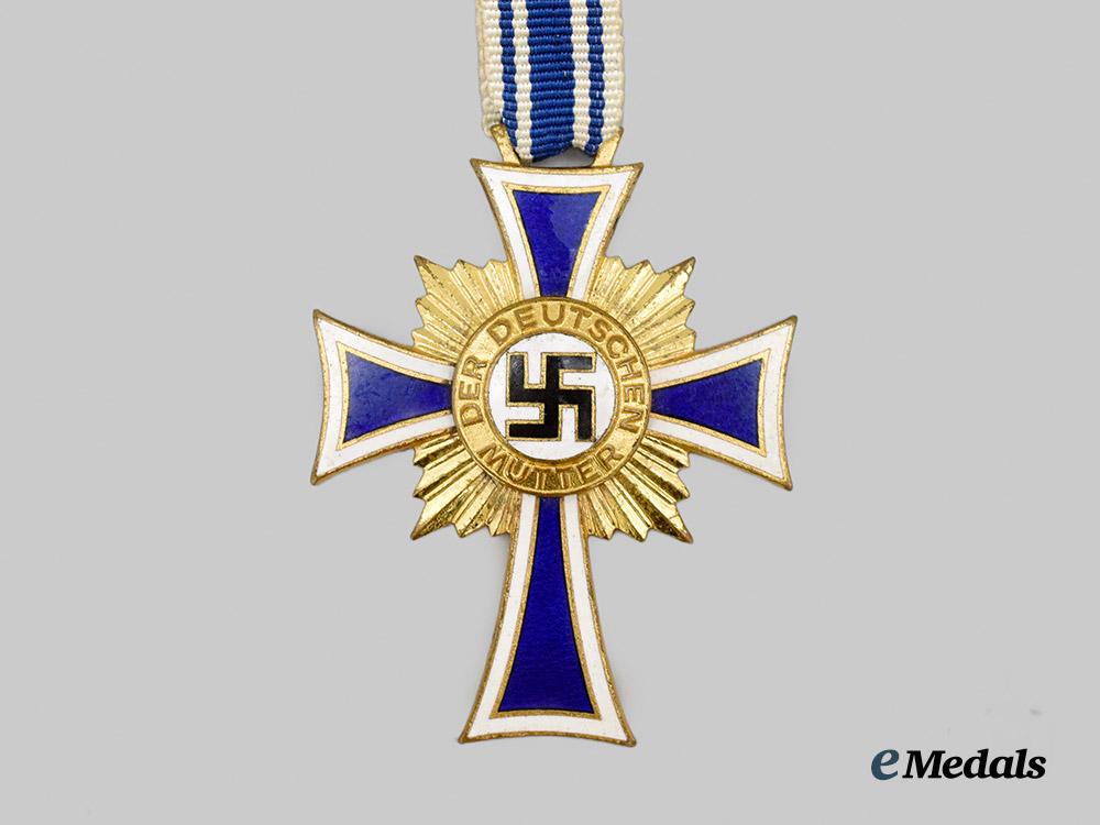 germany,_third_reich._an_honour_cross_of_the_german_mother,_gold_grade_with_case,_by_gustav_miksch___m_n_c3157