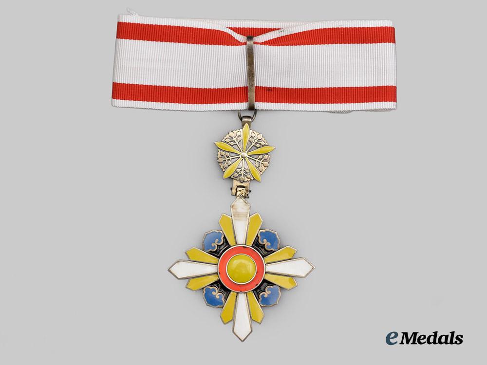 japan,_manchukuo_empire._an_order_of_the_auspicious_clouds,_i_i._class_commander_badge___m_n_c3186