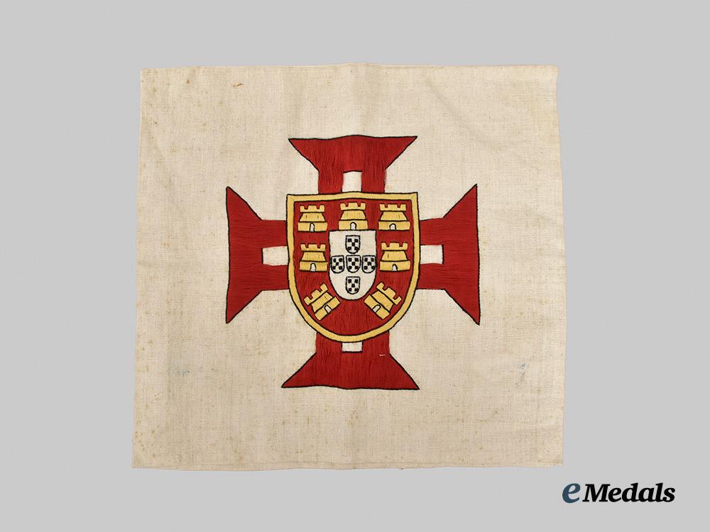 portugal,_republic._a_royal_flag_banner,_c.1965___m_n_c3227