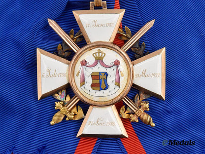 oldenburg,_grand_duchy._a_superb_house&_merit_order_of_peter_friedrich_ludwig,_grand_cross_in_gold_with_swords&_laurels,_c.1918___m_n_c3413