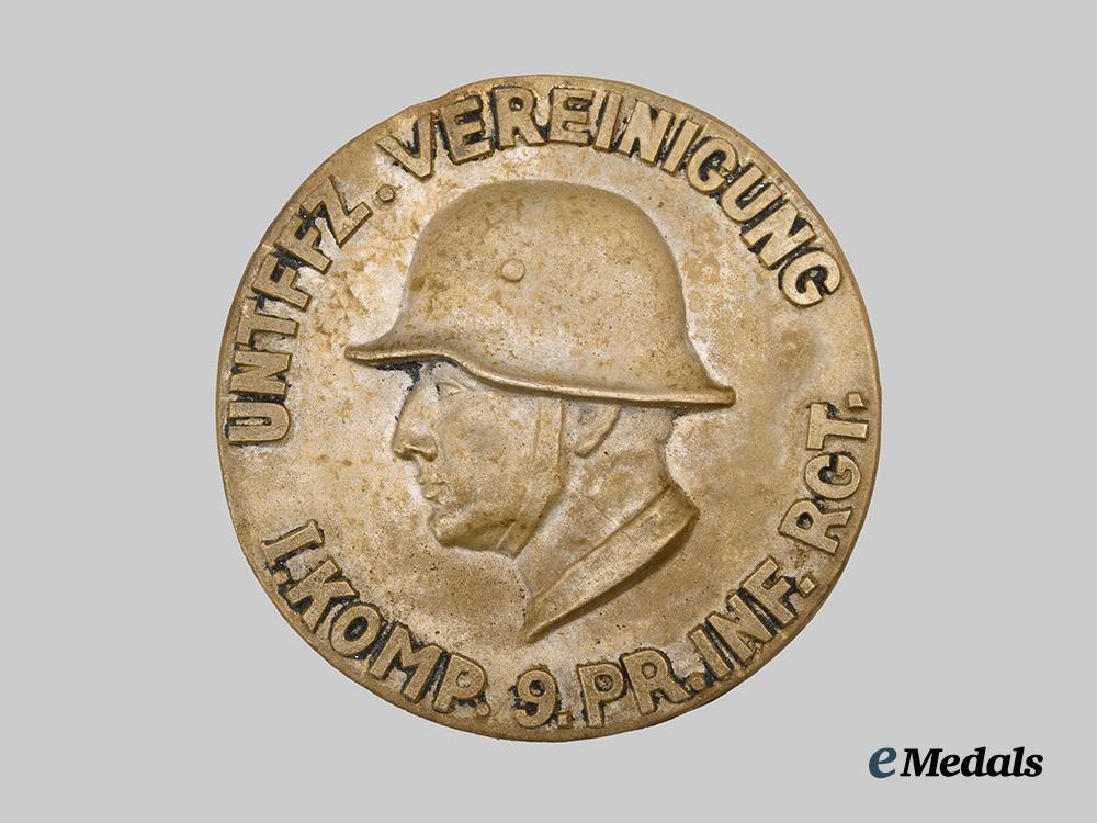 germany,_weimar_republic._a1929_prussian_infantry_regiment_marksmanship_medallion,_with_case___m_n_c3474