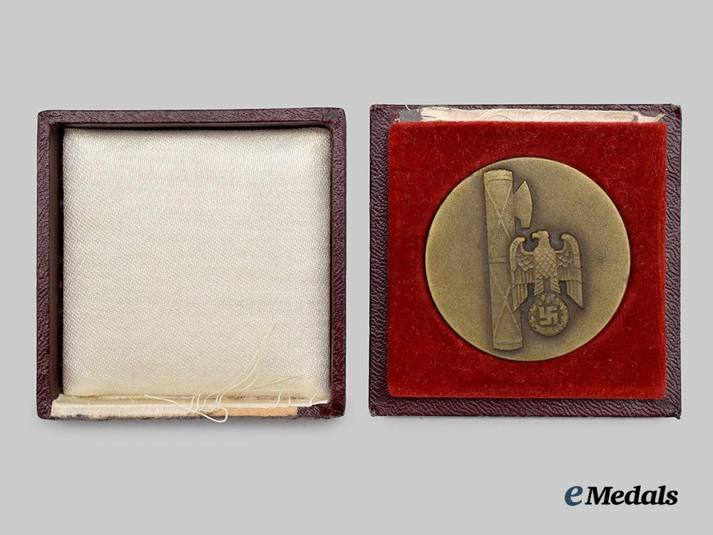 germany,_third_reich._a1942_zurich_italo-_german_youth_sports_festival_merit_medal,_with_case___m_n_c3503