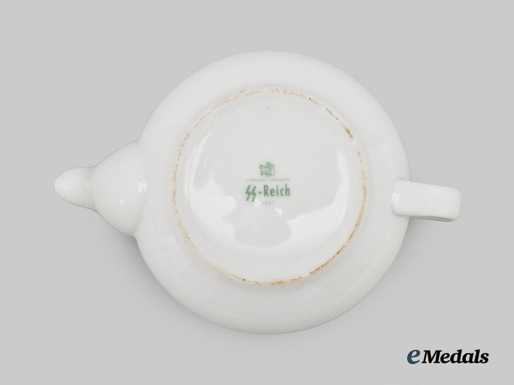 germany,_s_s._a_small_waffen-_s_s_mess_hall_teapot,_by_j._kröger___m_n_c3586