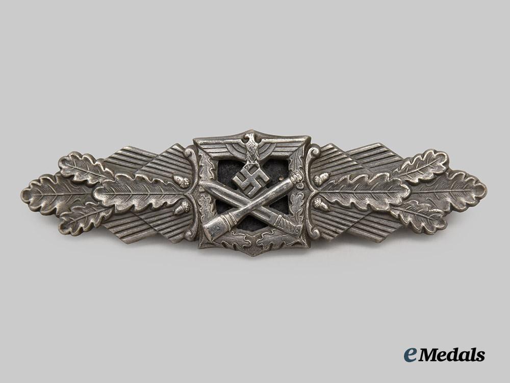 germany,_wehrmacht._a_close_combat_clasp,_silver_grade,_second_pattern_by_friedrich_linden___m_n_c3593