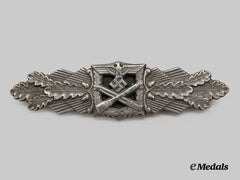 Germany, Wehrmacht. A Close Combat Clasp, Silver Grade, Second Pattern by Friedrich Linden