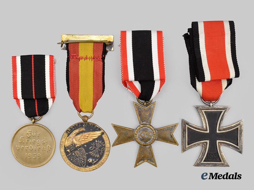 germany,_wehrmacht._a_mixed_lot_of_service_awards___m_n_c3614