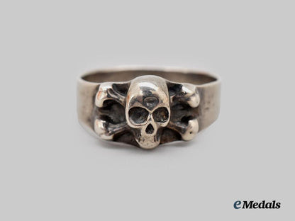 germany,_wehrmacht._a_totenkopf_ring_in_silver___m_n_c3690