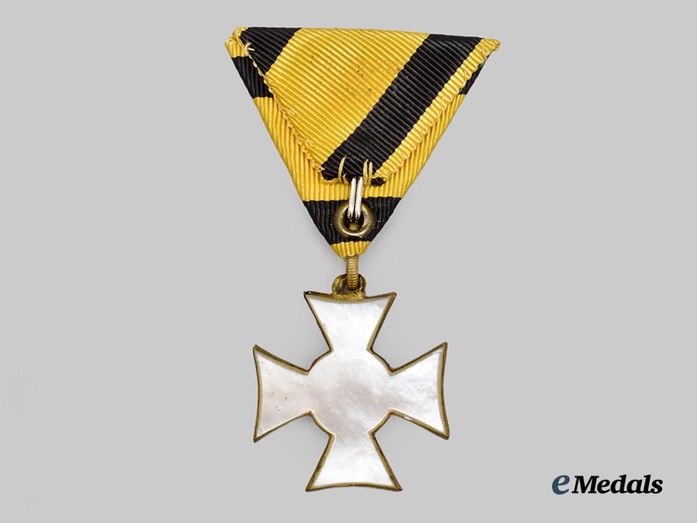 austria,_imperial._a_military_long_service_decoration,_i_i_i_class_for_officers,_with_mother_of_pearl_reverse___m_n_c3995