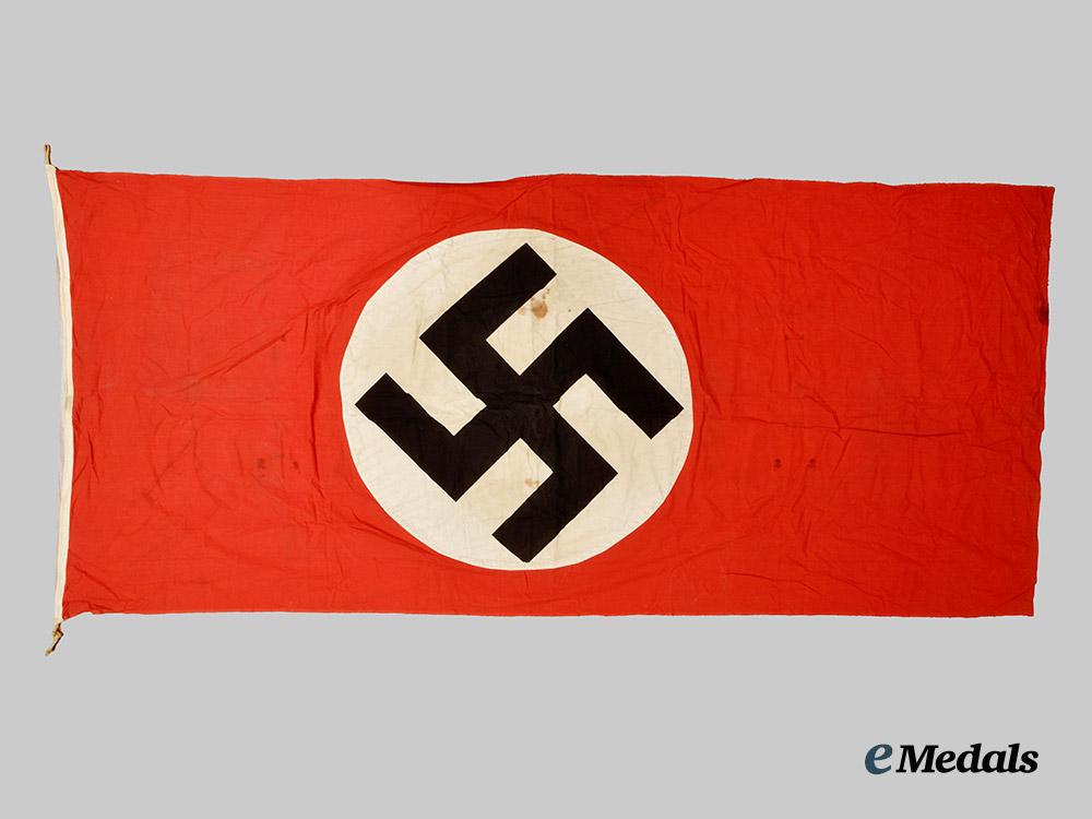 germany,_third_reich._a_large_national_flag___m_n_c4002