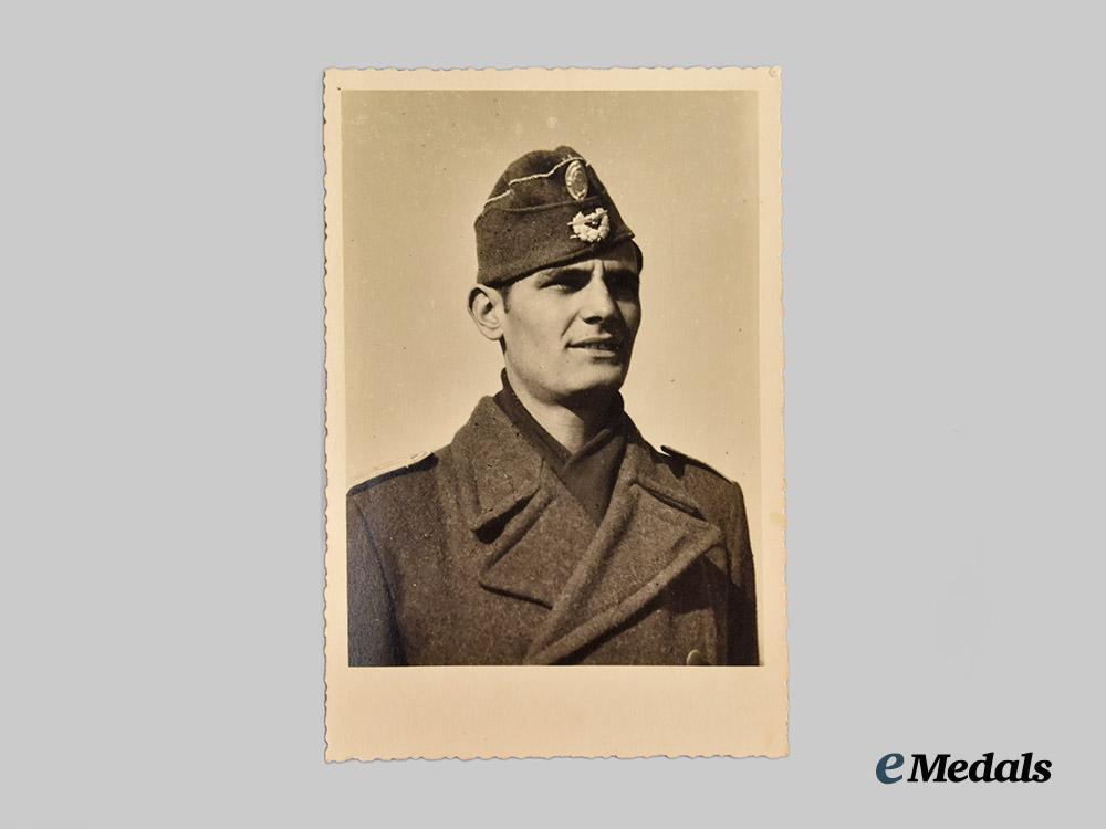 croatia,_independent_state._a_lot_of_eight_photographs_of_croatian_military_men,_c.1941-45___m_n_c4048