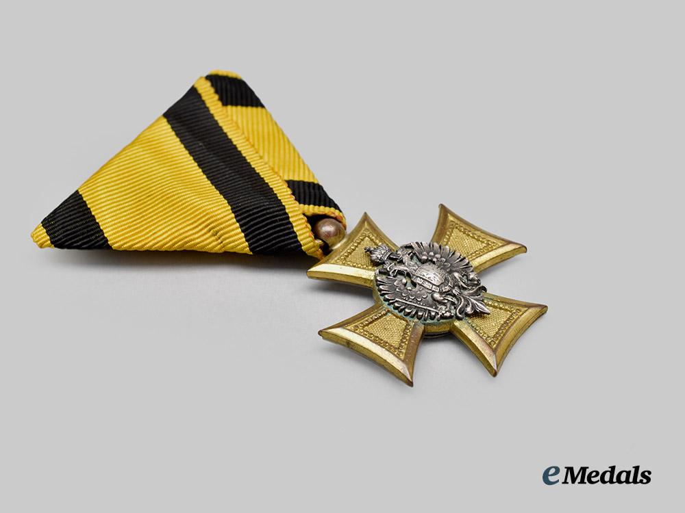 austria,_imperial._a_military_long_service_decoration,_i_i_i_class_for_officers,_with_mother_of_pearl_reverse,_c.1914___m_n_c4158