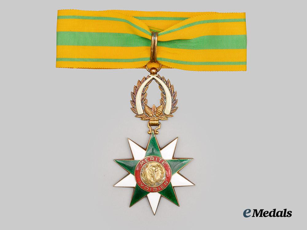 ivory_coast,_republic._an_order_of_merit,_second_class_commander,_by_a._bertrand,_c.1970___m_n_c4455