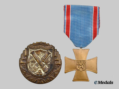 czechoslovakia,_republic._a_volunteer_cross(1918-19)&_an_artillery_proficiency_badge_i._class___m_n_c4474