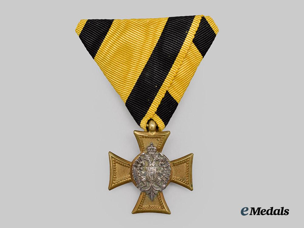 austria,_imperial._a_long_service_decoration,_i_i_i_class_for_officers_with_mother_of_pearl_reverse___m_n_c4868