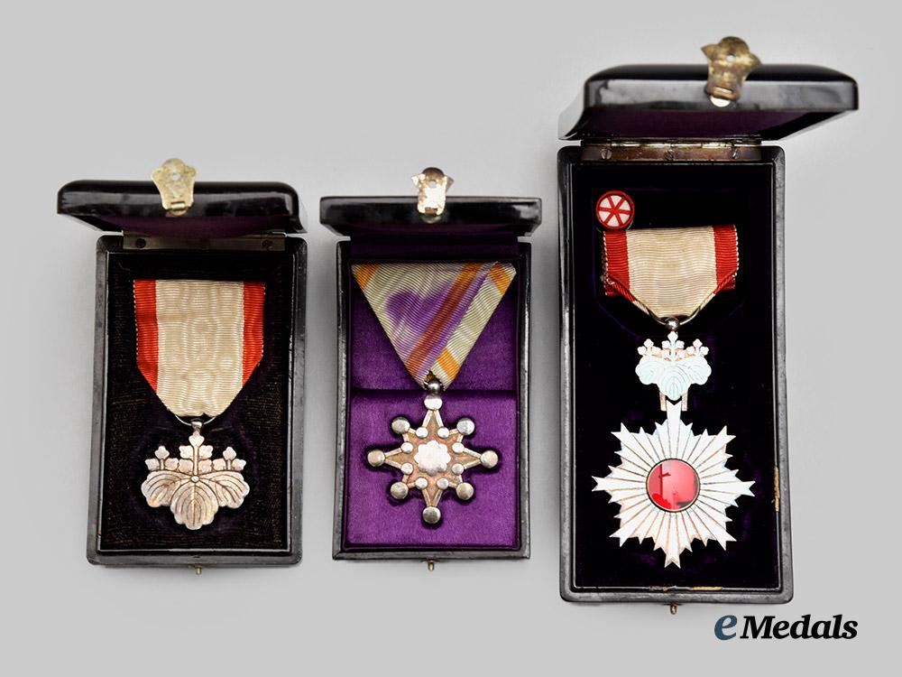 japan,_empire._a_lot_of_three_cased_awards_and_decorations(_rising_sun/_sacred_treasure)___m_n_c5021