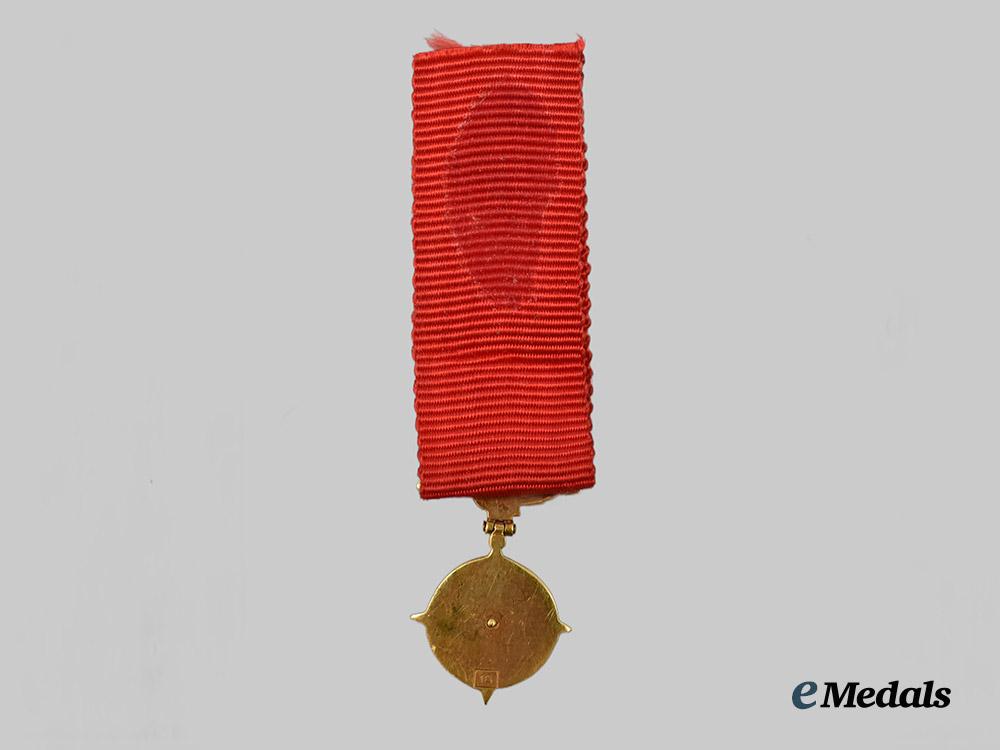 chile,_republic._a_miniature_star_of_military_merit_for_long_service_in_gold___m_n_c5092