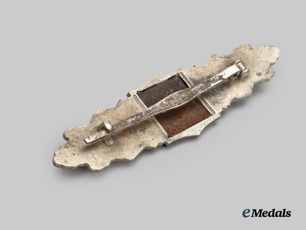 germany,_wehrmacht._a_close_combat_clasp,_silver_grade,_by_gebrüder_wegerhoff___m_n_c5162