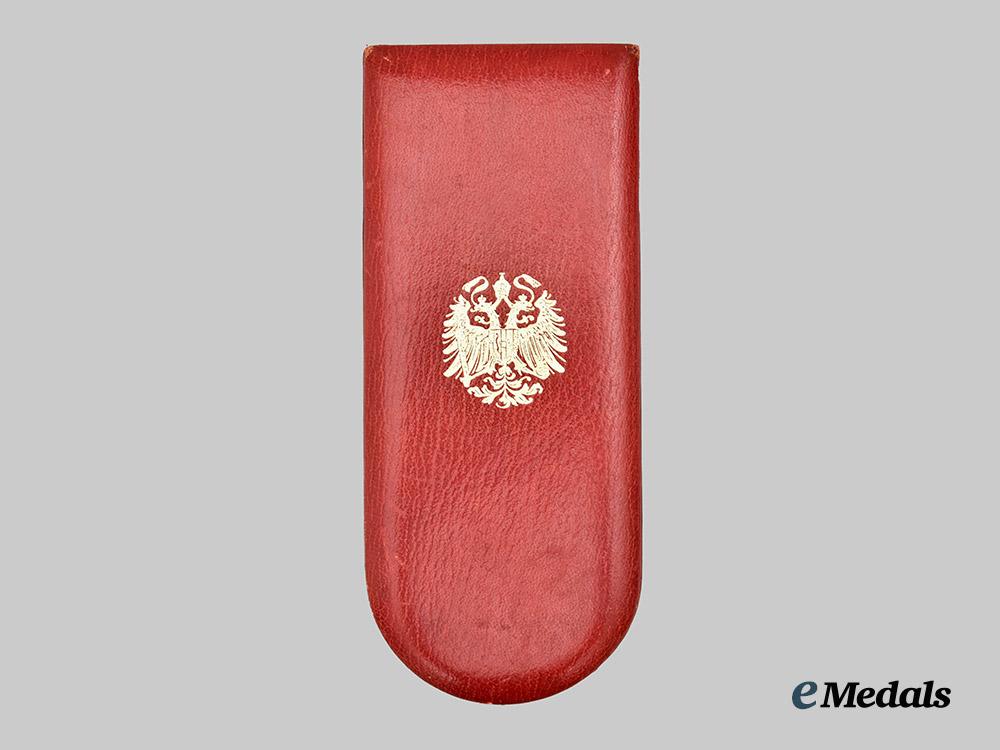 austria,_republic._a_cased_order_of_the_golden_fleece,_by_c._f._rothe_of_vienna,_c.1975___m_n_c5240