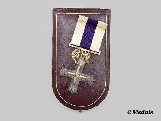 united_kingdom._a_george_v._military_cross_with_case___m_n_c5255