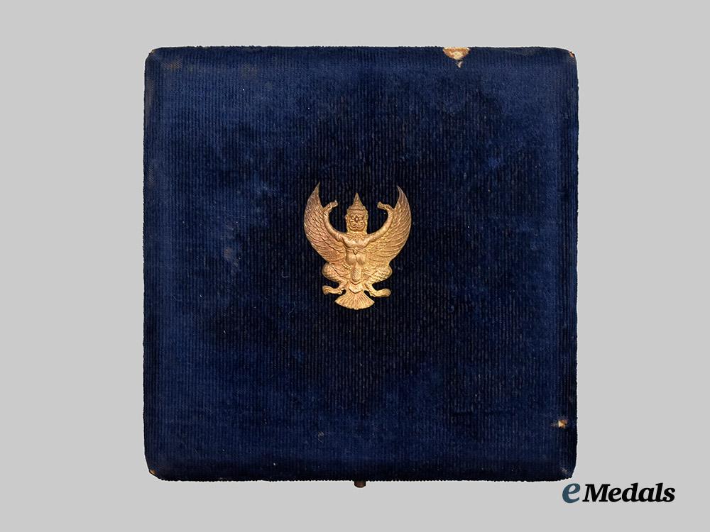 thailand,_kingdom._a_cased_most_noble_order_of_the_crown_of_thailand,_type_i_i_i,_v._class_for_dames,_c.1945___m_n_c5262