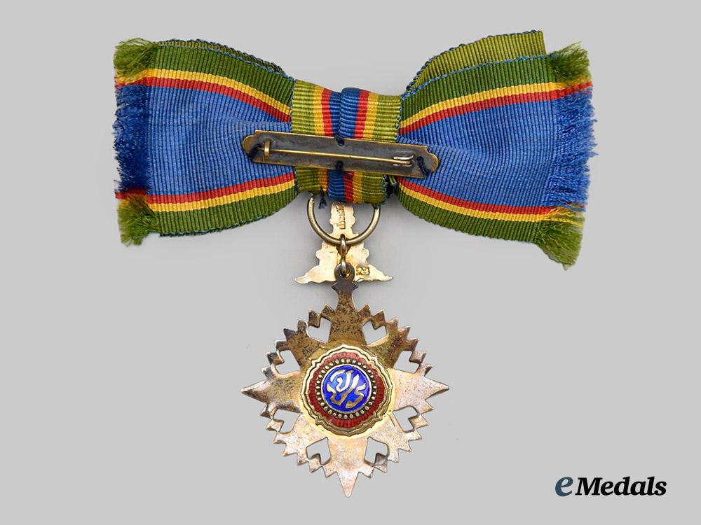 thailand,_kingdom._a_cased_most_noble_order_of_the_crown_of_thailand,_type_i_i_i,_v._class_for_dames,_c.1945___m_n_c5268