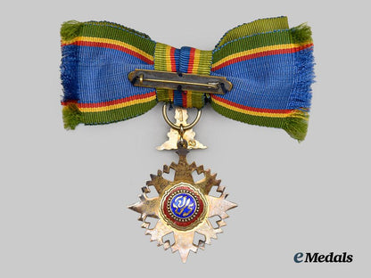 thailand,_kingdom._a_cased_most_noble_order_of_the_crown_of_thailand,_type_i_i_i,_v._class_for_dames,_c.1945___m_n_c5268