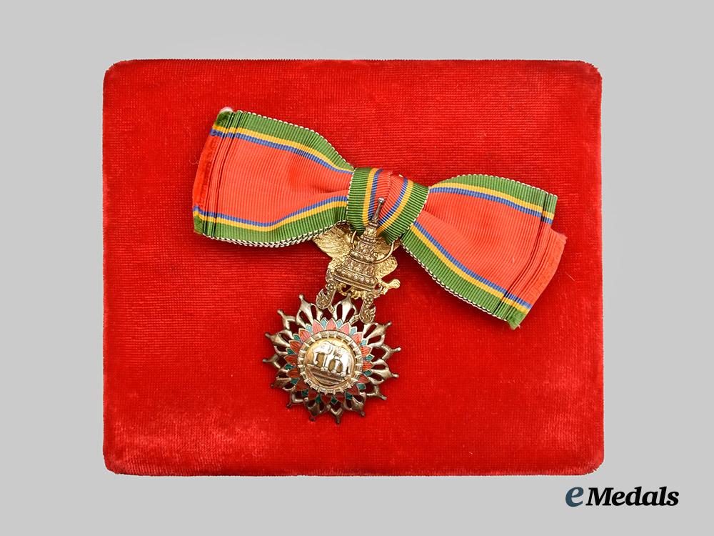 thailand,_kingdom._a_cased_most_exalted_order_of_the_white_elephant,_i_v._class_for_dames,_c.1945___m_n_c5280