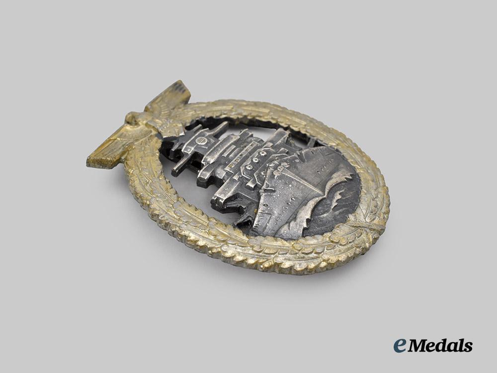 germany,_kriegsmarine._a_high_seas_fleet_badge,_late-_war_example,_by_schwerin___m_n_c5458