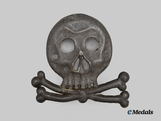 germany,_imperial._a_large_braunschweig-_style_totenkopf_headgear_emblem___m_n_c5578