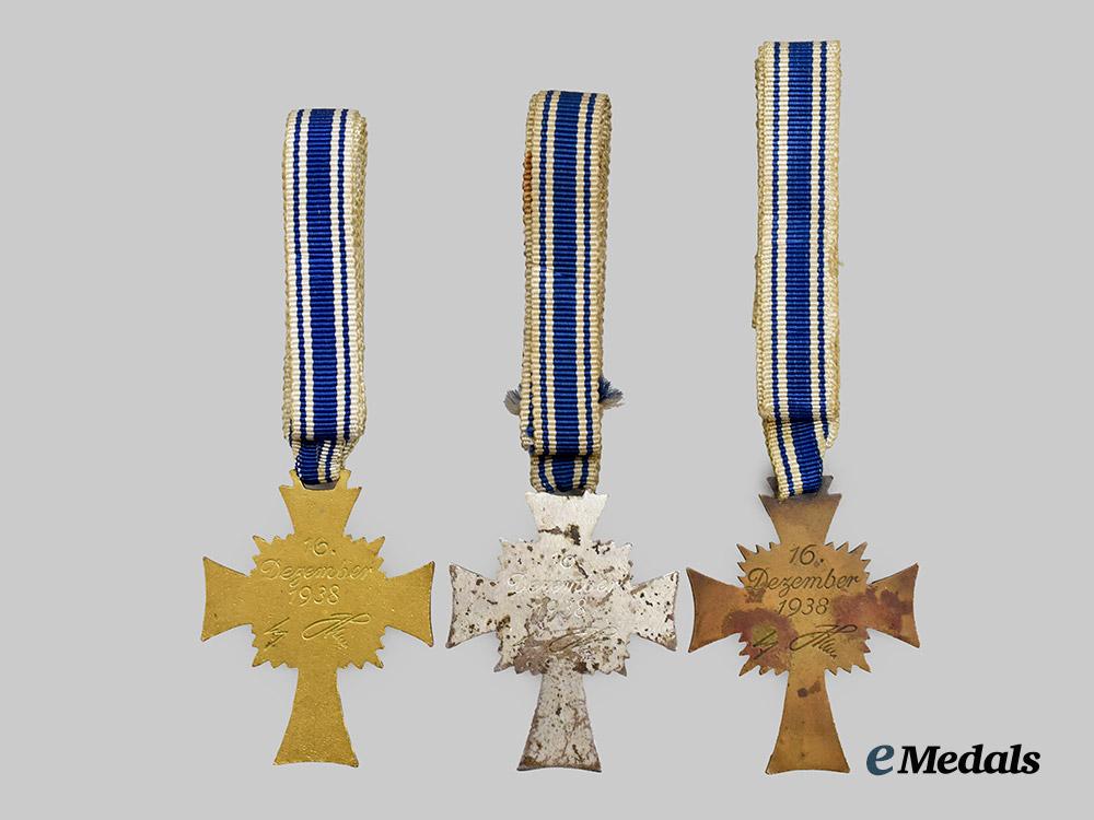 germany,_third_reich._a_mixed_lot_of_honour_crosses_of_the_german_mother,_all_grades___m_n_c5932