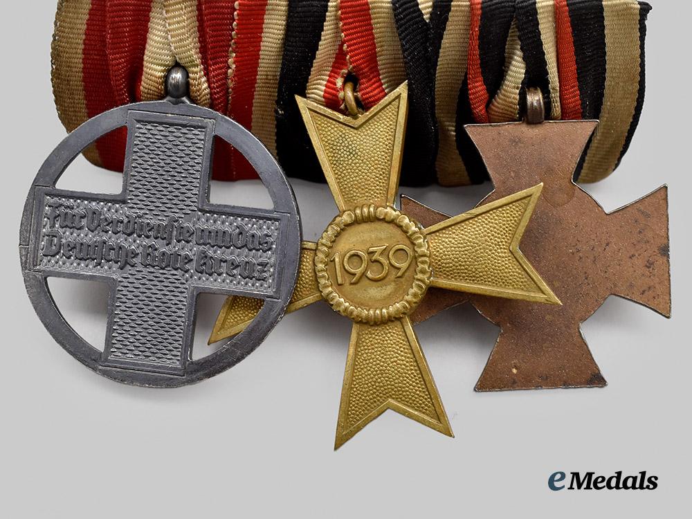 germany,_third_reich._a_medal_bar_for_a_first_and_second_world_war_medical_volunteer___m_n_c6052