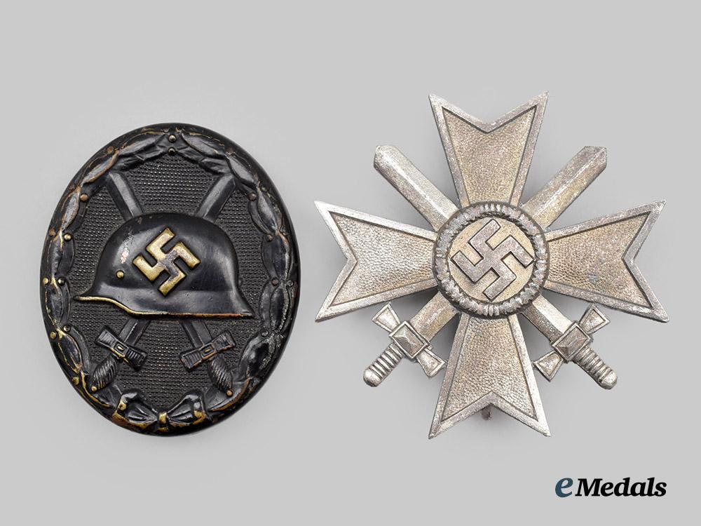 germany,_wehrmacht._a_pair_of_service_awards_for_second_world_war_combatants___m_n_c6085