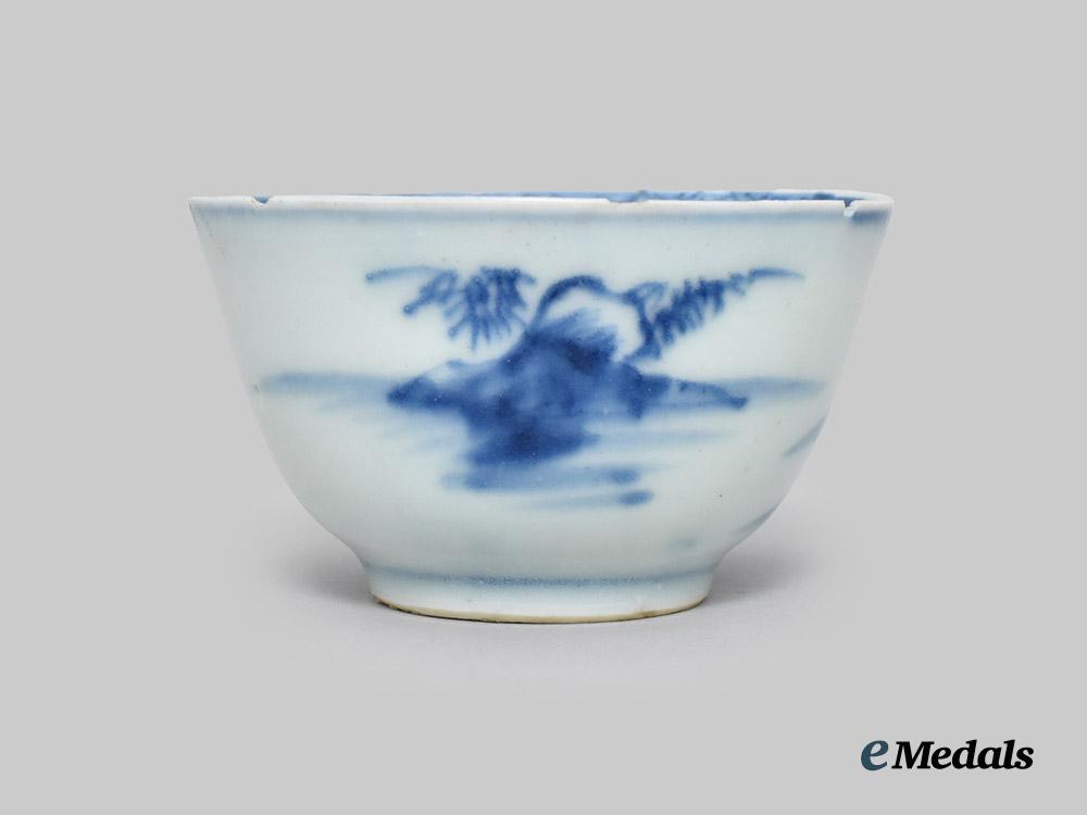 china,_empire._a_three-_piece_set_of_porcelain_recovered_from_the_geldermalsen;_the_nanking_cargo,_c.1752___m_n_c6089