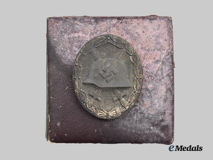 germany,_wehrmacht._a_silver_grade_wound_badge,_by_klein&_quenzer___m_n_c6106