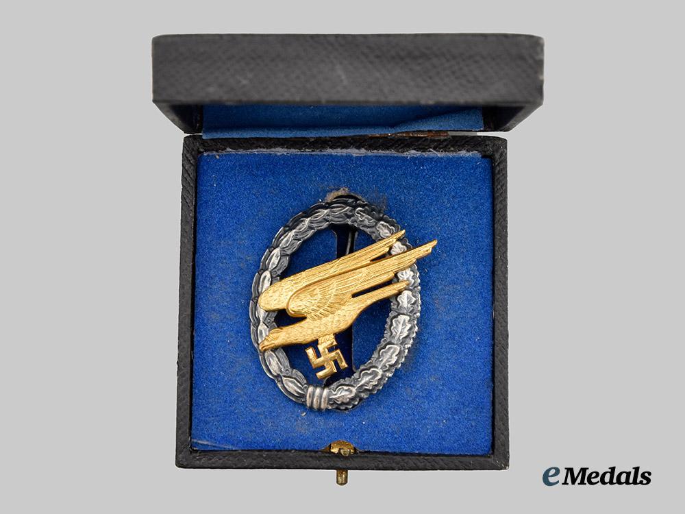 germany,_luftwaffe._a_rare&_mint_fallschirmjäger_badge,_type_e_with_case,_by_f._w._assmann&_söhne___m_n_c6137