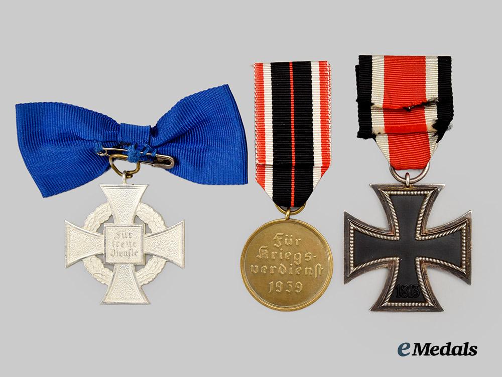 germany,_wehrmacht._a_mixed_lot_of_service_awards___m_n_c6414-_recovered