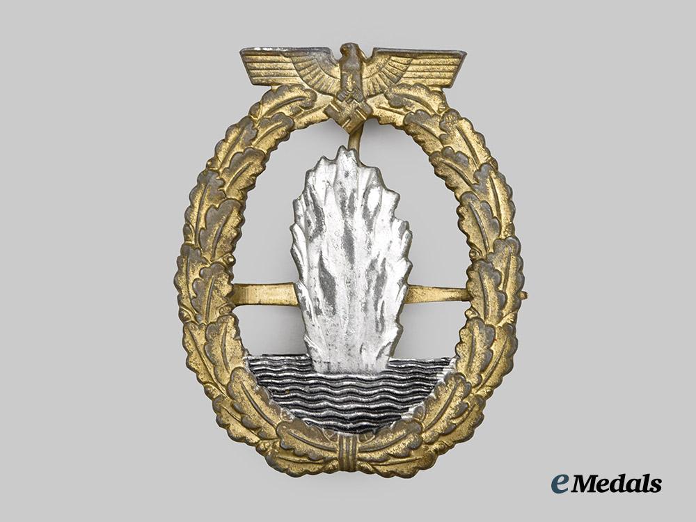 germany,_kriegsmarine._a_minesweeper_war_badge,_by_wilhelm_deumer___m_n_c6712